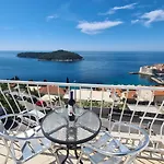Panoramic Sea And Old Town View Daire